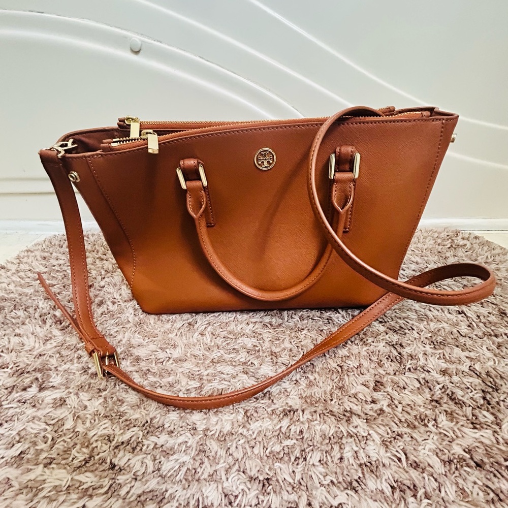 Tory Burch Bags Women Robinson Brown Saffiano Leather Zipper Shoulder Strap Tote